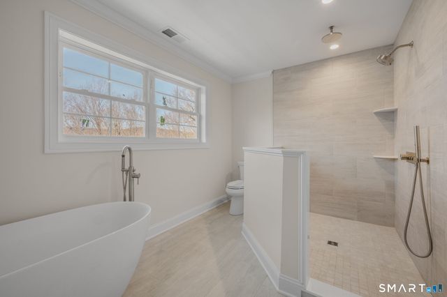 4 Jans Way, Guilford, CT 06437