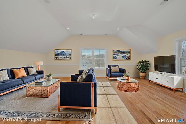 4 Jans Way, Guilford, CT 06437