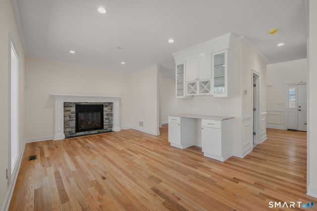 4 Jans Way, Guilford, CT 06437