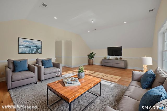 4 Jans Way, Guilford, CT 06437