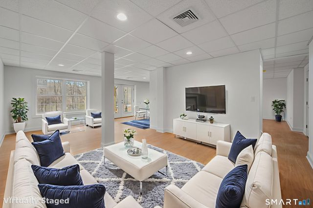 4 Jans Way, Guilford, CT 06437