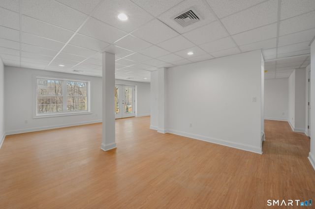 4 Jans Way, Guilford, CT 06437