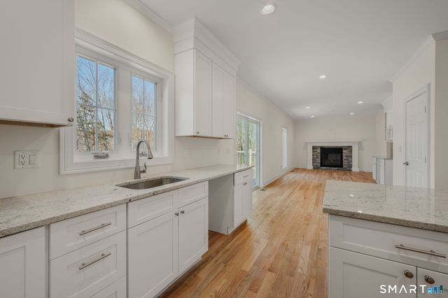 4 Jans Way, Guilford, CT 06437