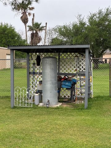 4060 Dubuque Parkway, Iowa Colony, TX 77583