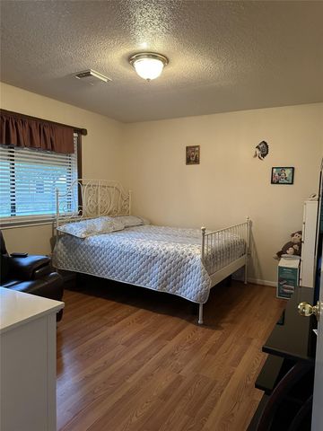 4060 Dubuque Parkway, Iowa Colony, TX 77583