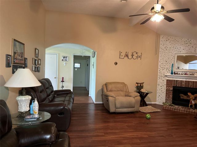 4060 Dubuque Parkway, Iowa Colony, TX 77583