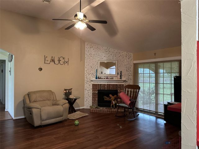 4060 Dubuque Parkway, Iowa Colony, TX 77583