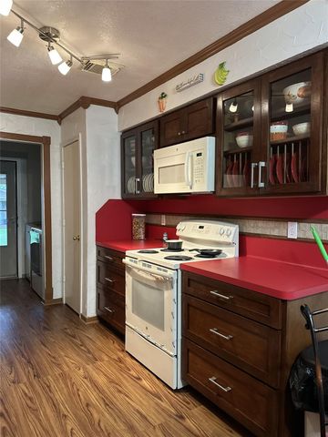 4060 Dubuque Parkway, Iowa Colony, TX 77583