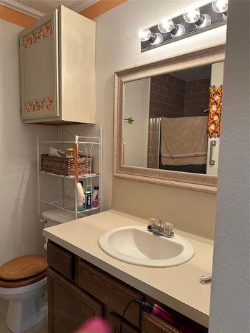 4060 Dubuque Parkway, Iowa Colony, TX 77583