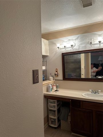 4060 Dubuque Parkway, Iowa Colony, TX 77583