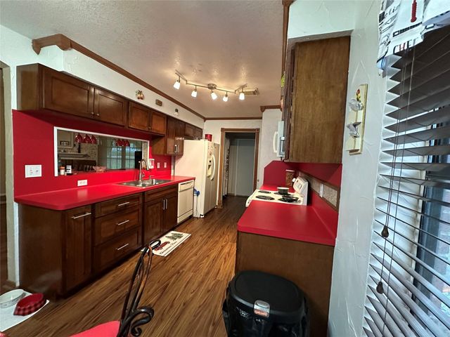 4060 Dubuque Parkway, Iowa Colony, TX 77583