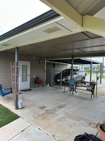 4060 Dubuque Parkway, Iowa Colony, TX 77583