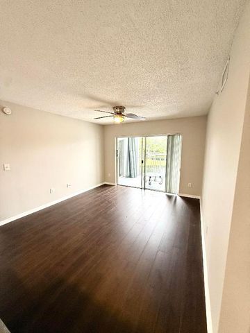 2600 S University Drive 224, Davie, FL 33328