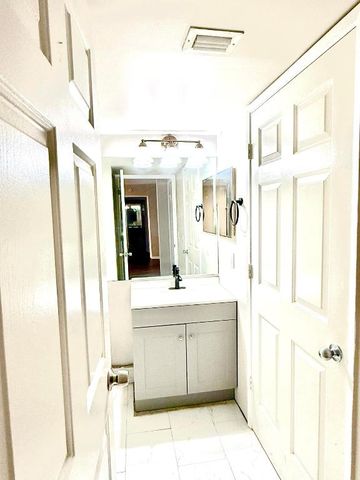 2600 S University Drive 224, Davie, FL 33328