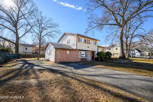 3 Colorado Drive, Jackson, NJ 08527