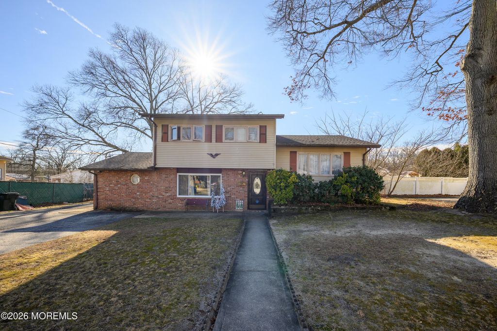 3 Colorado Drive, Jackson, NJ 08527