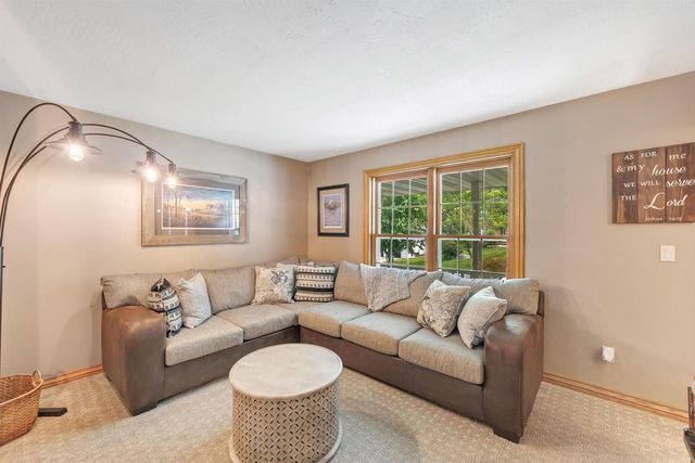 250 WINDWARD ROAD, Green Bay, WI 54302