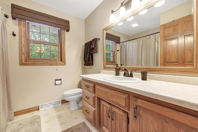 250 WINDWARD ROAD, Green Bay, WI 54302