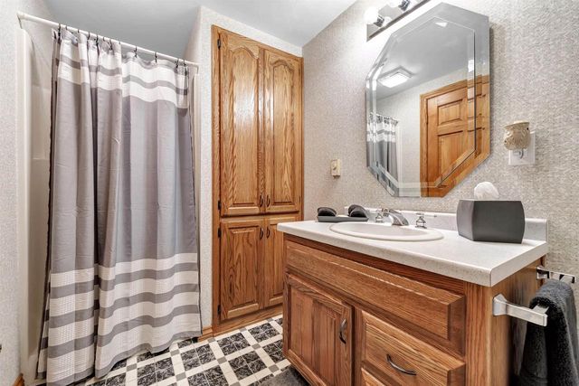 250 WINDWARD ROAD, Green Bay, WI 54302