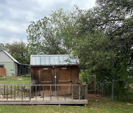 724 W First Street, Hico, TX 76457