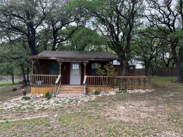 724 W First Street, Hico, TX 76457
