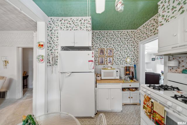 4212 N PROSPECT Road, Peoria, IL 61614