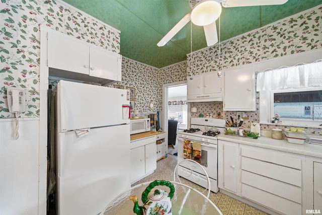 4212 N PROSPECT Road, Peoria, IL 61614