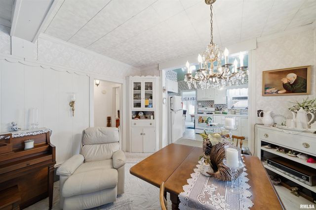 4212 N PROSPECT Road, Peoria, IL 61614