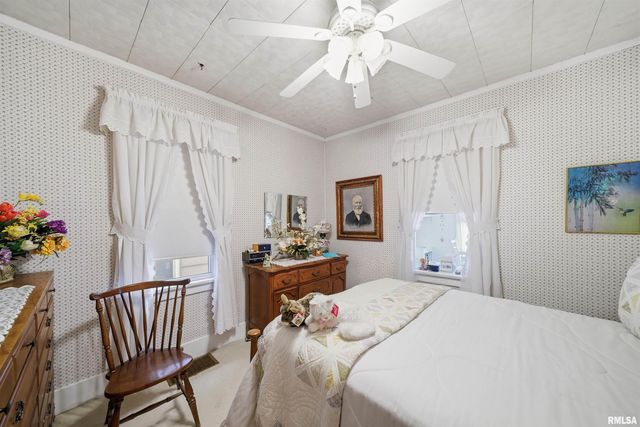 4212 N PROSPECT Road, Peoria, IL 61614