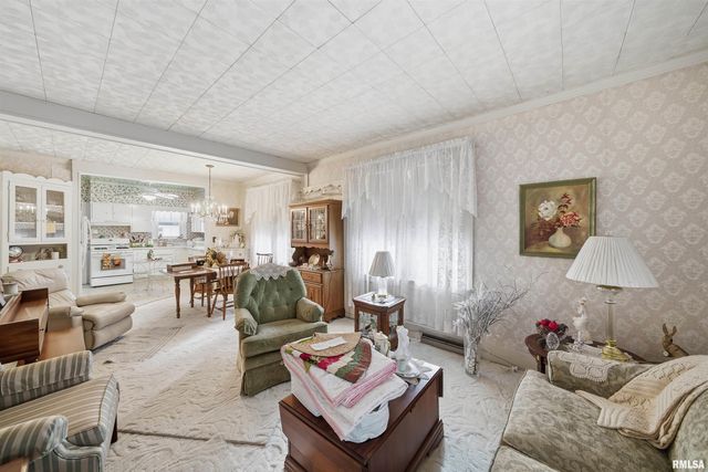 4212 N PROSPECT Road, Peoria, IL 61614