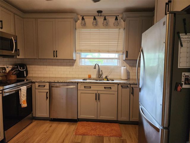 2821 Sunset Drive, Granite City, IL 62040