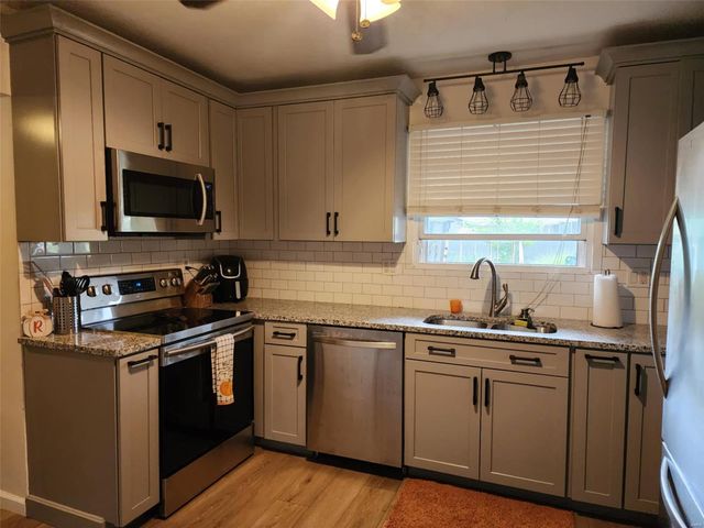 2821 Sunset Drive, Granite City, IL 62040