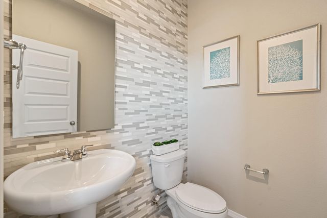 2569 Eglisfield Loop NE, Rio Rancho, NM 87144