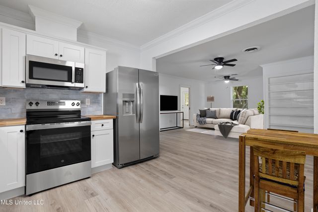 1050 Frank P Corso, Biloxi, MS 39530