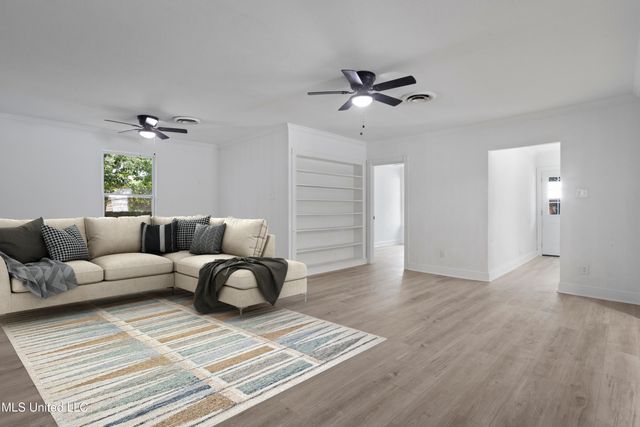 1050 Frank P Corso, Biloxi, MS 39530