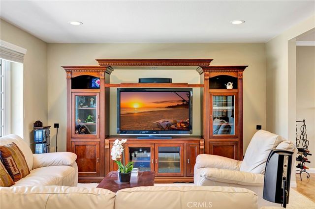 15392 Hanover Lane, Huntington Beach, CA 92647