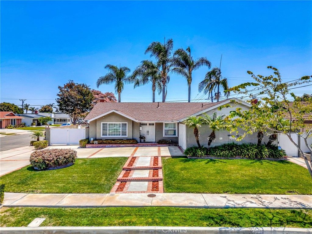 15392 Hanover Lane, Huntington Beach, CA 92647