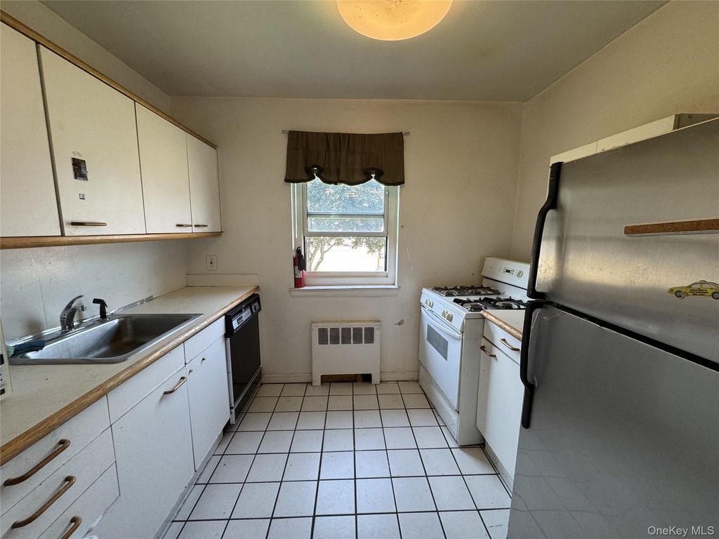 150-33 Jewel Avenue 303B, Flushing, NY 11367 — photo 4