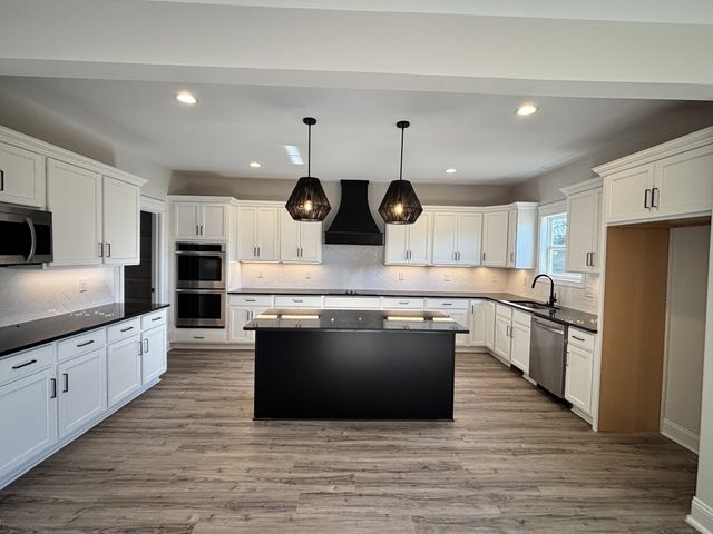 1620 Parchman Rd, Clarksville, TN 37040