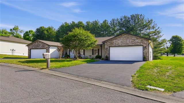 1111 Eaton Place Court, Yadkinville, NC 27055