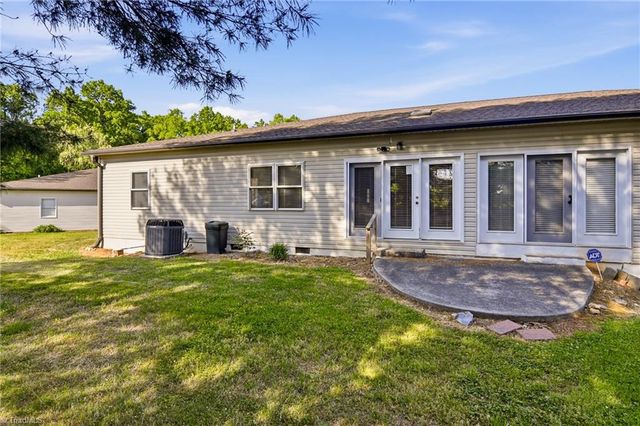 1111 Eaton Place Court, Yadkinville, NC 27055