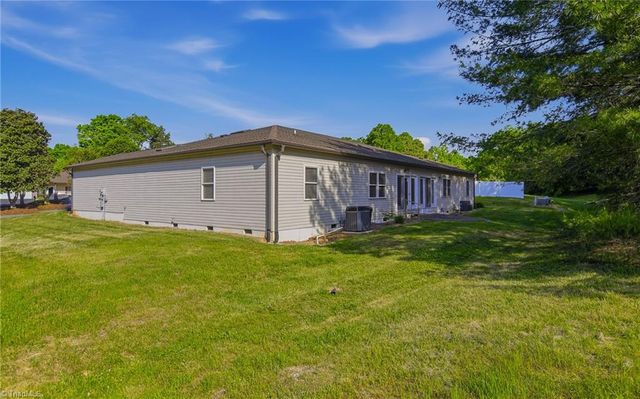 1111 Eaton Place Court, Yadkinville, NC 27055