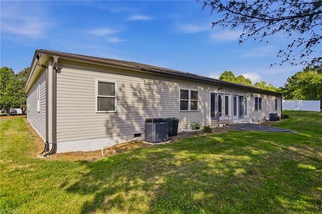 1111 Eaton Place Court, Yadkinville, NC 27055