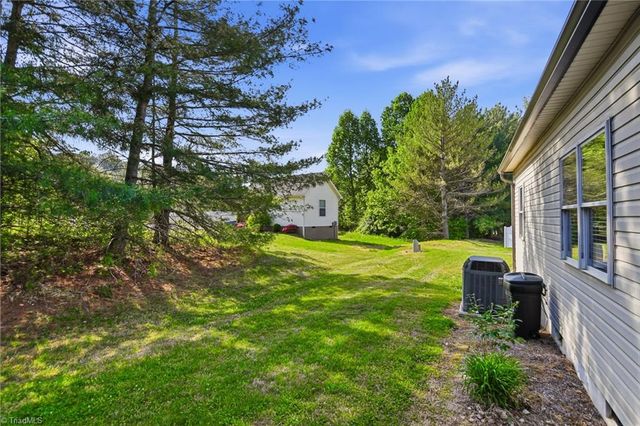 1111 Eaton Place Court, Yadkinville, NC 27055
