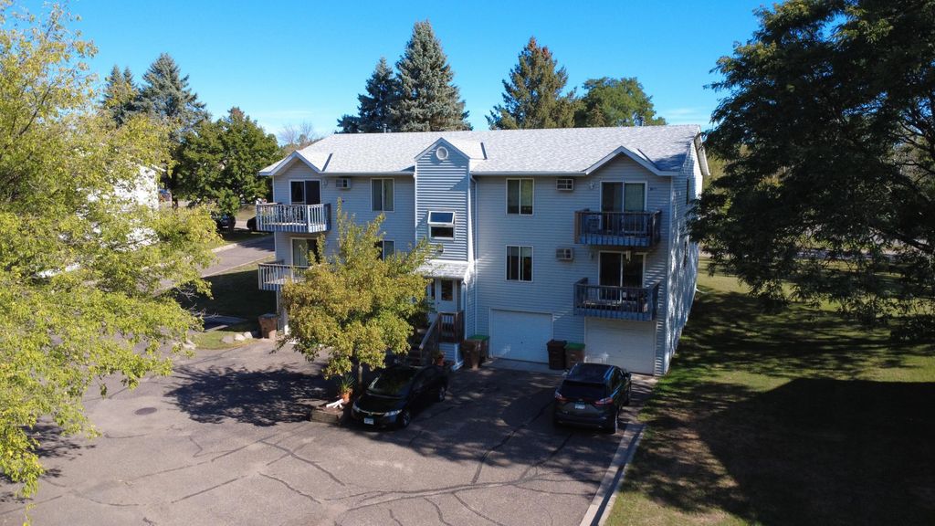 230 Hallam Avenue S, Mahtomedi, MN 55115 — exterior