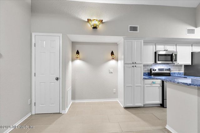 13703 RICHMOND PARK Drive N 2405, Jacksonville, FL 32224