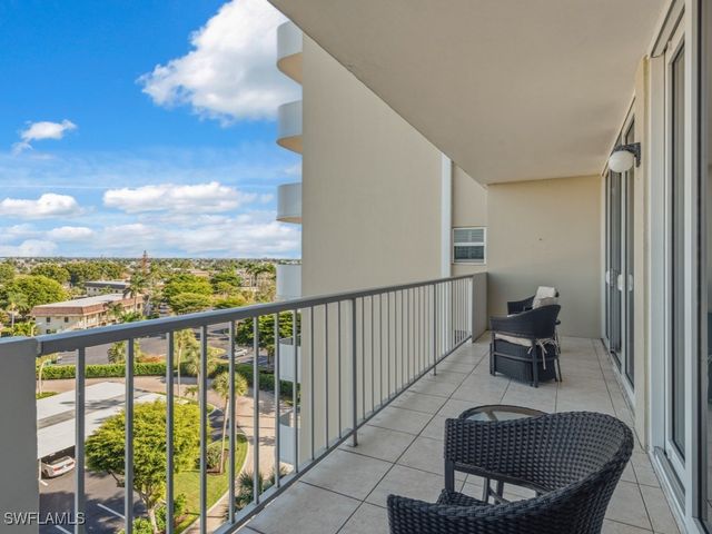 140 Seaview CT 704S, Marco Island, FL 34145