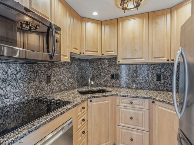 140 Seaview CT 704S, Marco Island, FL 34145