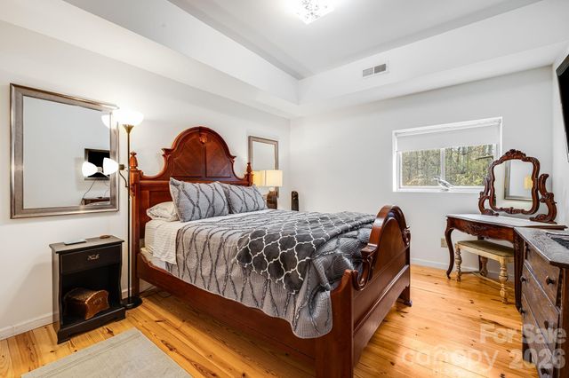 409 Hamlet Drive, Burnsville, NC 28714