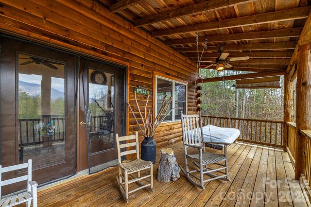 409 Hamlet Drive, Burnsville, NC 28714